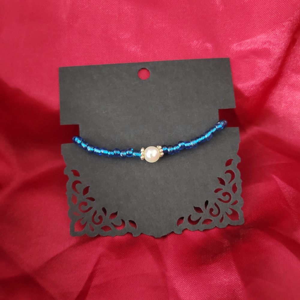 Elegant Blue Beaded Bracelet with Pearl Accent